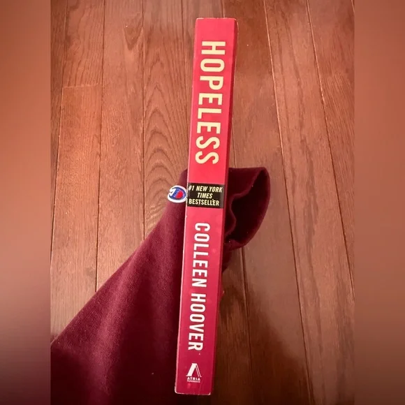 Colleen Hoover Books - Bundle of 4 - Picture 3 of 5